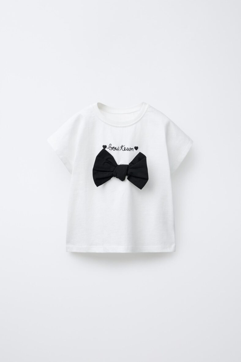 T-SHIRT INSCRIPTION BRODÉE ET LACET