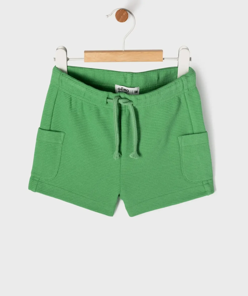 Short en maille côtelée avec taille ajustable